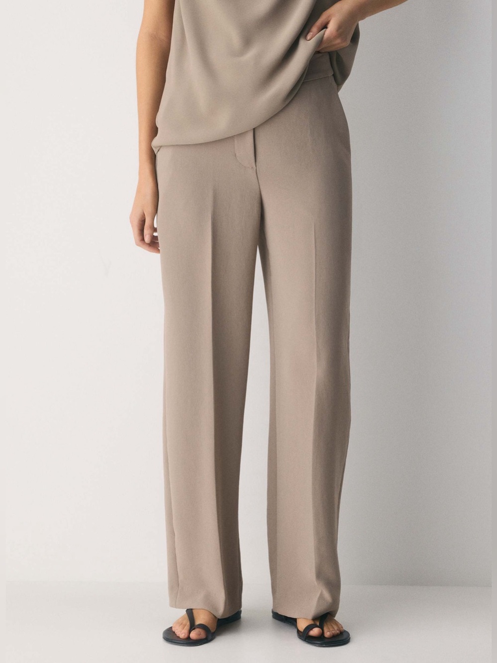 Aritzia The Limitless Pant Crepette Classic Fit Trouser Elastic Back Waist